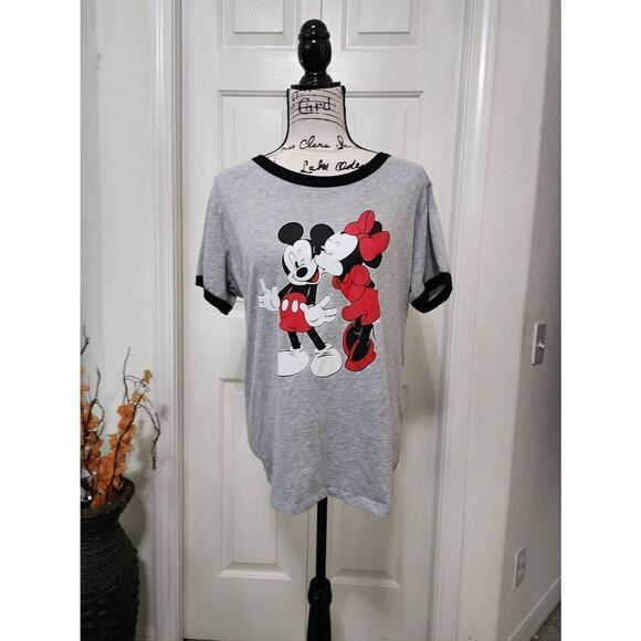 NWOT Disney Tee SZ XL Juniors - Picture 2 of 3